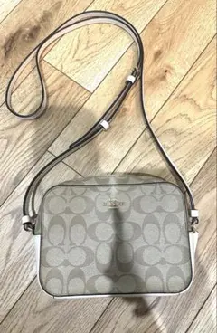 COACH コーチ シグネチャー ショルダーバッグ ベージュ ホワイトのサムネイル