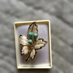 ブローチ　花　おしゃれ　エレガント 昭和レトロ　未使用