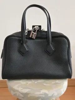 牛革トゴー　ショルダー付きバッグ