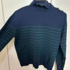 ネイビーとグリーンのストライプニットセーター