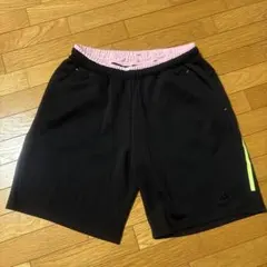 adidas 黒 ショートパンツ Mサイズ