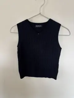 黒 ケーブルニット Vネック ベスト