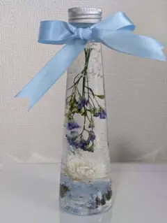 透明感あふれるブルーハーバリウム ハンドメイド