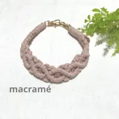 Item thumbnail for item e18e0f68-1fa8-49b9-b86e-a3938ceca280