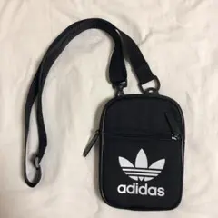 adidas アディダス ショルダーバッグのサムネイル