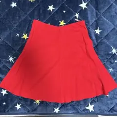 UNIQLO 赤 フレアスカート