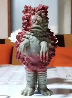 怪獣フィギュア 赤・グレー 15cm