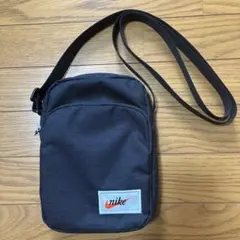 美品❗️ナイキ ミニショルダーバッグ ヘリテージ スミットレーベル バッグ