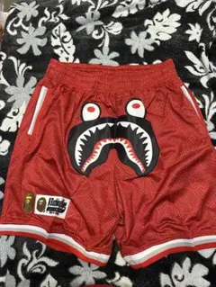 赤 シャークプリント メッシュショートパンツ