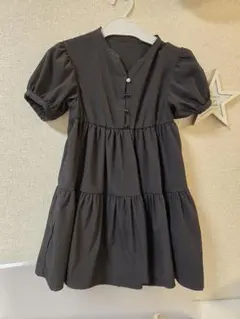 春にも活躍【美品】BeBeダークグレー ティアードドレス 半袖