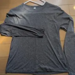 GU グレー 長袖Tシャツ　ソフトシアークルーネックT(長袖)