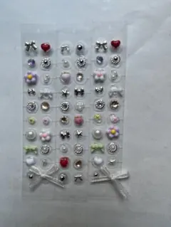 サービス価格］耳ツボジュエリー　60粒