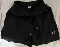 GYMSHARK ブラック ショートパンツ Mサイズ
