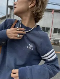 adidas ダークブルー トレーナー 3本ライン