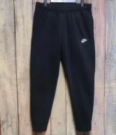 Nike ジョガーパンツ 黒　スウェットパンツ　BLACK　色味一枚目。