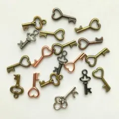 鍵 キー アクセサリーパーツ チャーム メタルパーツ 金古美 シルバー ブロンズ