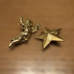 天使と星の金色ブローチ