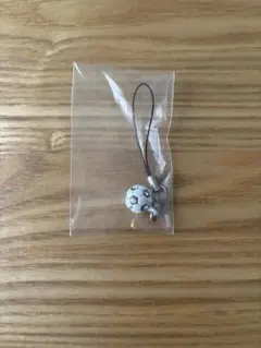 サッカーボール ストラップ ラインストーン付き