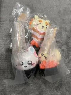 ちいかわ寿司　フィギュアキーホルダー　うさぎ　モモンガ シーサー