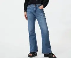 UNIQLOJEANS ユニクロ　ブーツカットジーンズ 27　フレア　デニムのサムネイル