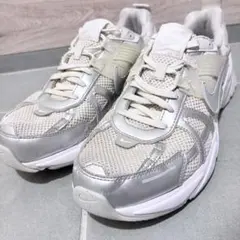 NIKE V2K RUN スニーカー ホワイト シルバー　28.0cm