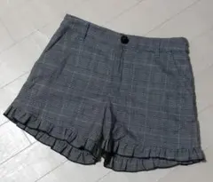 フリル付きグレー系チェックショートパンツのサムネイル