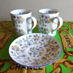 Mintonのハドンホール貴重なブルーマグカップ２個セットソーサー１枚おまけ付き