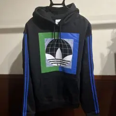 adidasパーカー