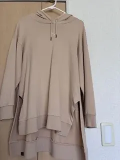 PUMA パーカー ベージュ Mサイズ