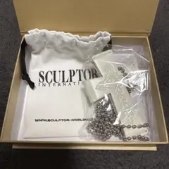 新品未使用 SCULPTOR ホワイト レザー 十字架ネックレス 箱付き
