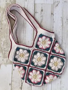 アフリカンフラワーモチーフバック　かぎ針編み　♡ ホワイト
