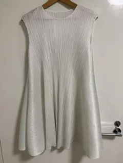 ホワイト プリーツ ノースリーブ チュニック 2026年最新】PLEATS PLEASE カラー：ホワイト系 レディース