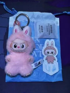 ラブブ　PIN FOR LOVE イニシャルU