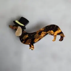 鼈甲風　琥珀カラー　ブローチ　ダックスフント　帯留　ほ6　着物　アクセサリー