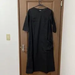 黒い七分袖ロングワンピース