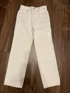 GU ハイライズストレートジーンズ　ホワイト　Ｓサイズのサムネイル