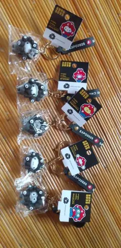 関西万博限定・サンリオ黒ミャクミャクなりきり立体キーホルダー5点まとめ！