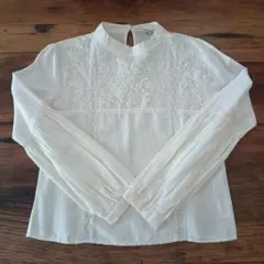 ZARA　アイボリー　 レース刺繍入り リネン長袖シャツ