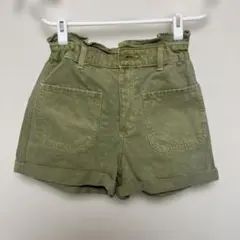 ZARA オリーブグリーン ショートパンツ