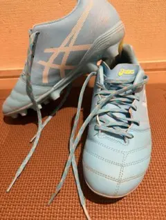 22.5センチ　ASICS サッカーシューズ ライトブルー
