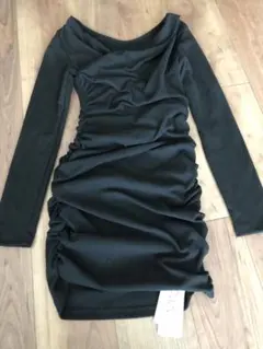 新品、未着用　Dazy 黒 長袖 ミニワンピース