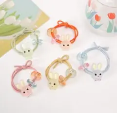 うさぎのモチーフが可愛らしいヘアゴム5個セットです。お子様のヘアアレンジに❤️