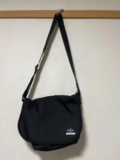 INDISPENSABLE BEAMS DESIGN ショルダーバッグ ブラック