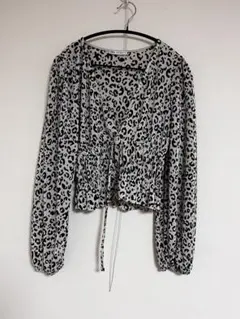 プリーツ加工のカシュクールブラウス