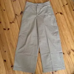 UNIQLO ベージュ ワイドパンツ