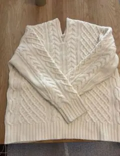 ミラオーウェン　ケーブルニット