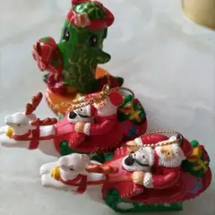 サンタクロースとトナカイのオーナメント