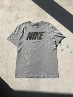 K*様 NIKE グレー Tシャツ カモフラージュロゴ