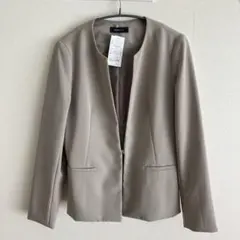 新品未使用　CLOSSHIBiz シマムラ　ノーカラージャケット M ベージュ