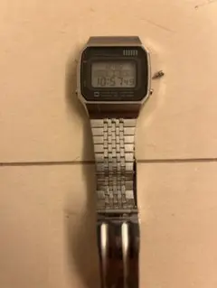ALBA デジタル腕時計 alarm chronograph 修理必要